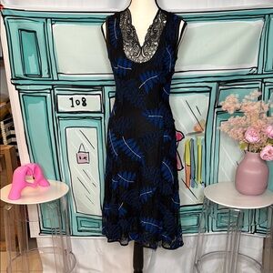 Blue and Black Sleeveless V-Neck Sheath Dress